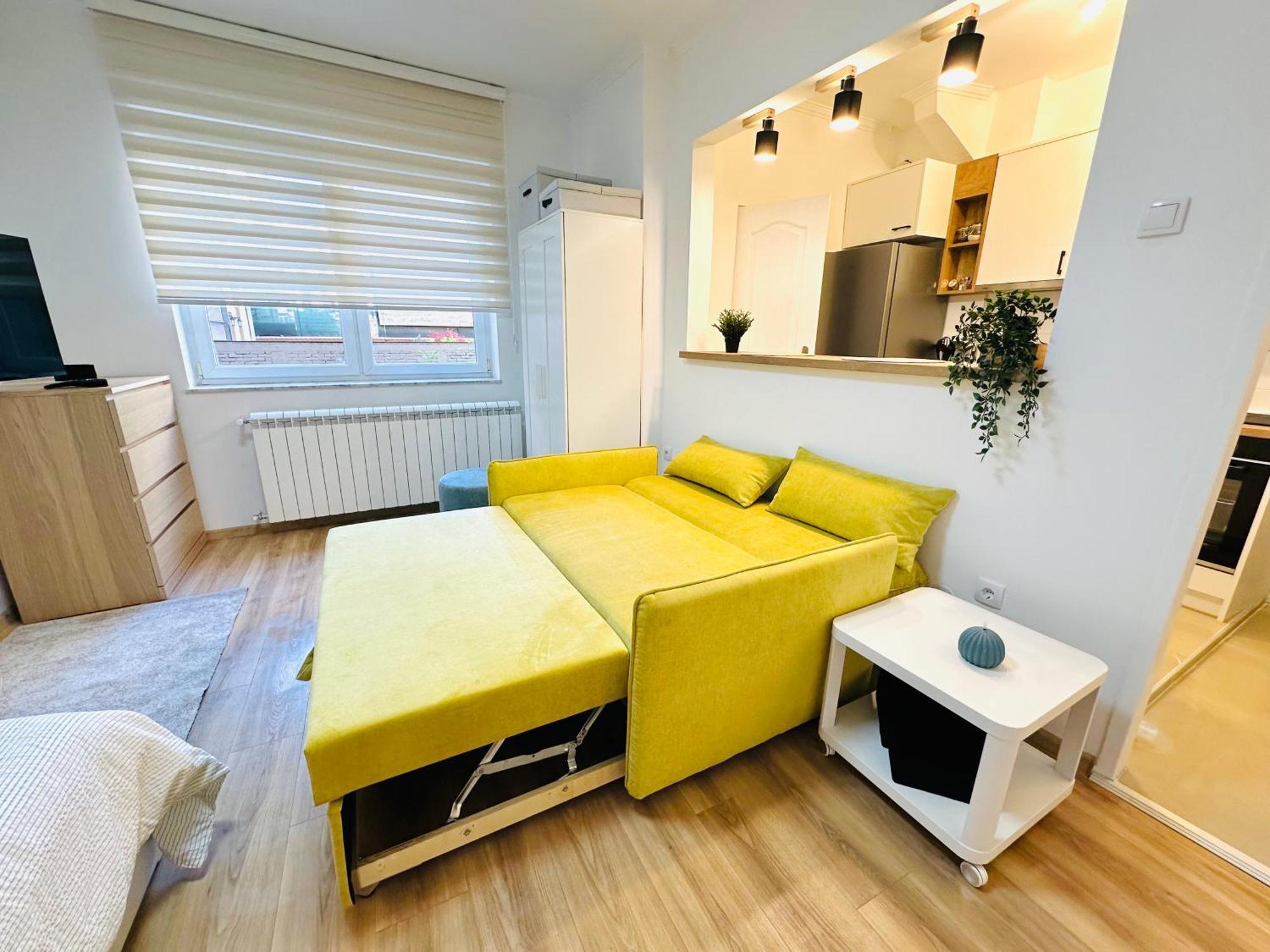 Golden Oasis Apartment *